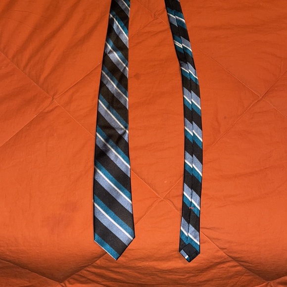 J Crew Silk tie - Picture 3 of 5